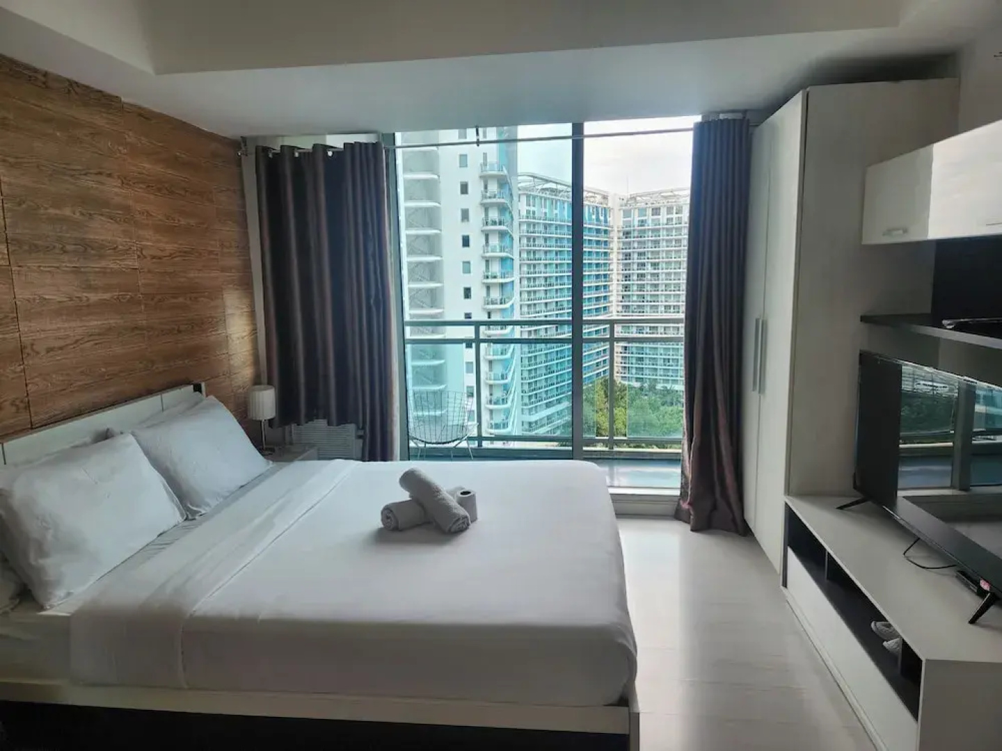 Azure Staycation Philippines by AMRS Near Manila International Airport