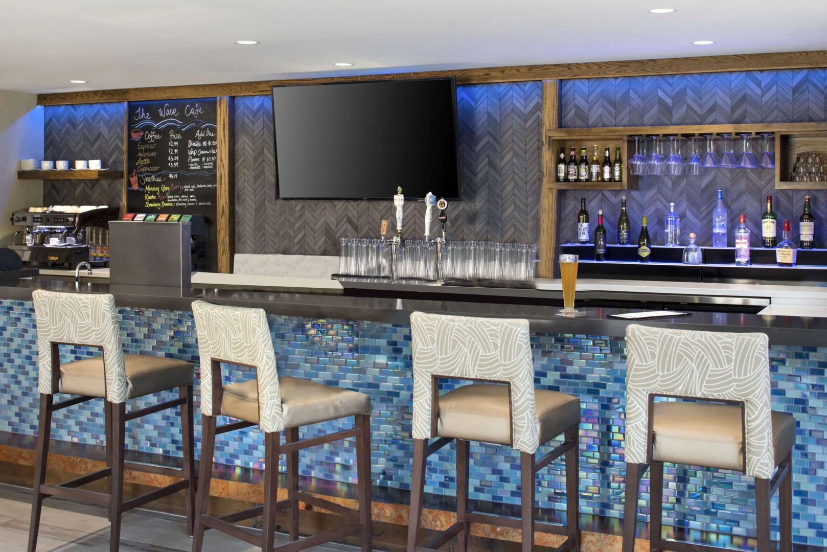 The Cove Hotel, Long Beach