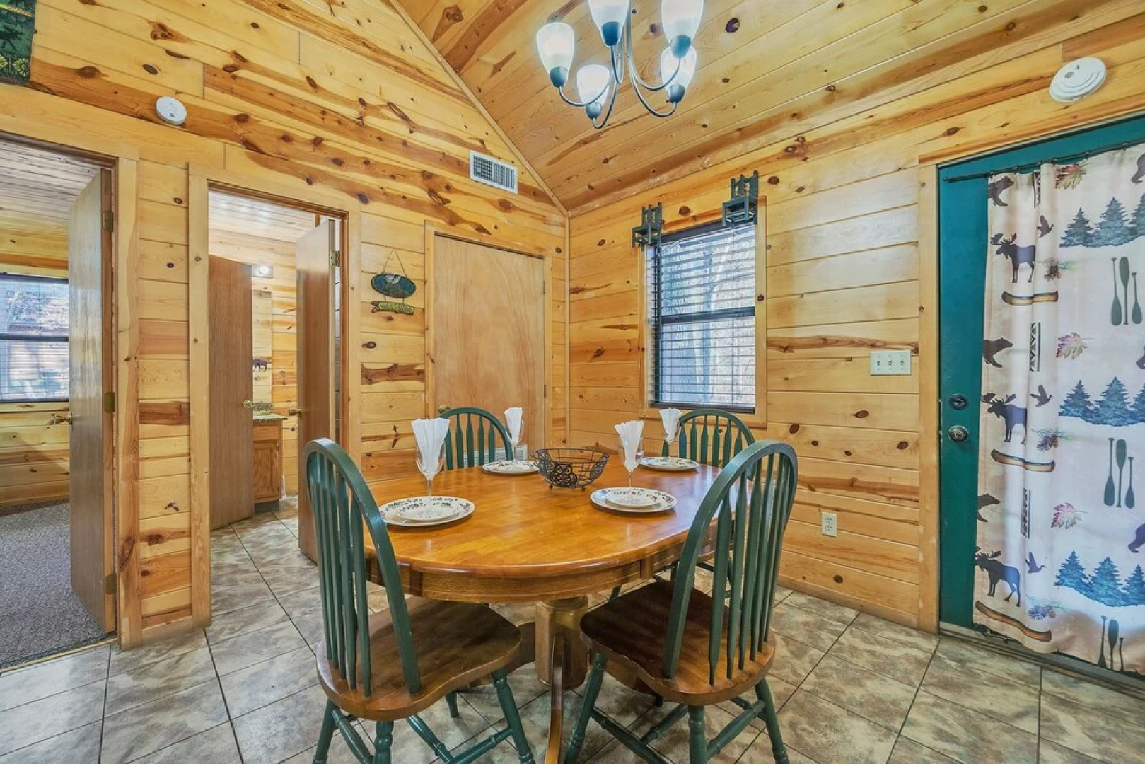 The Honeysuckle 2 Bedroom Cabin by Redawning