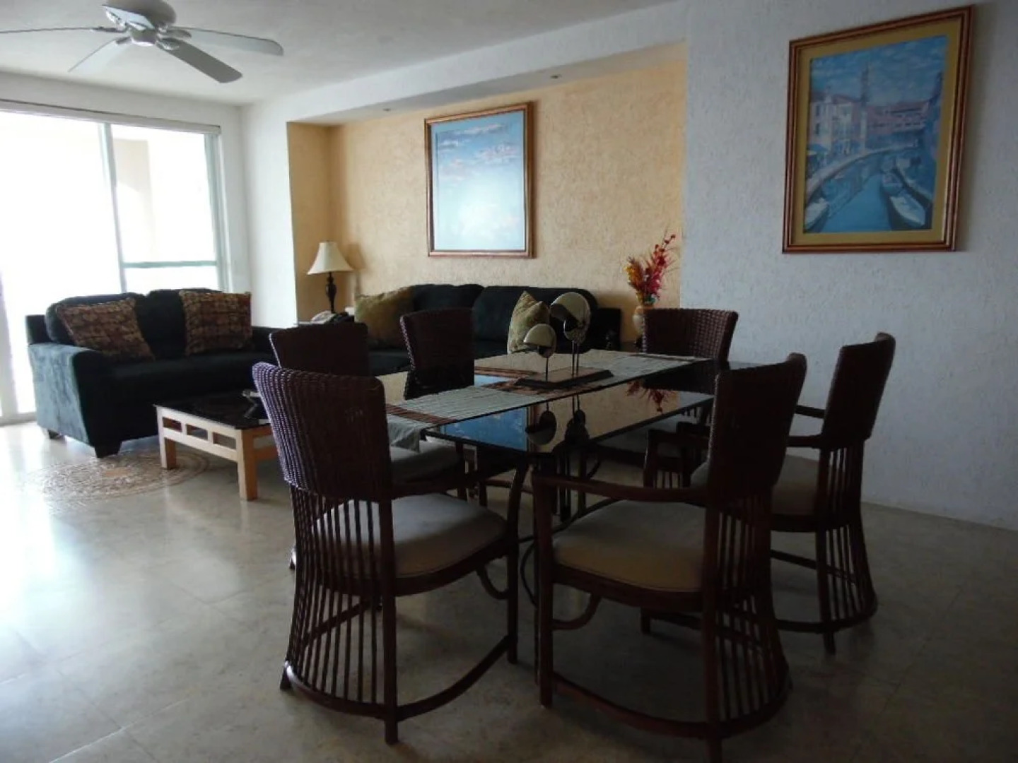 El Cantil Condominiums