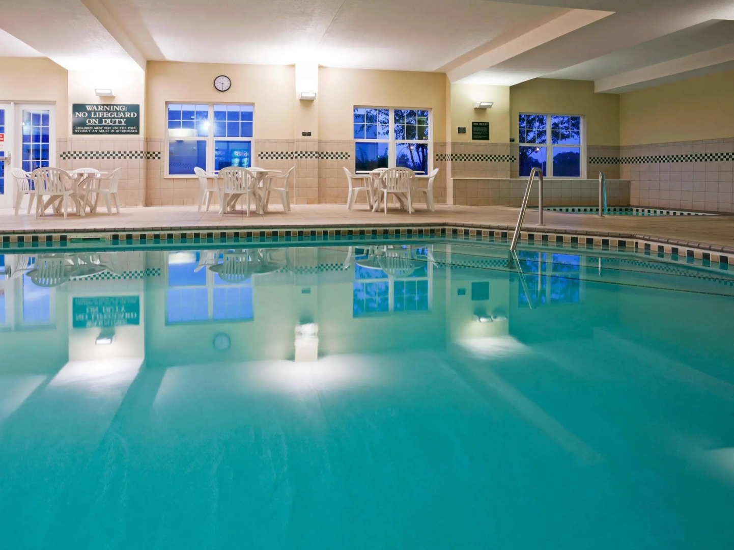 Country Inn & Suites by Radisson, St. Cloud East, MN