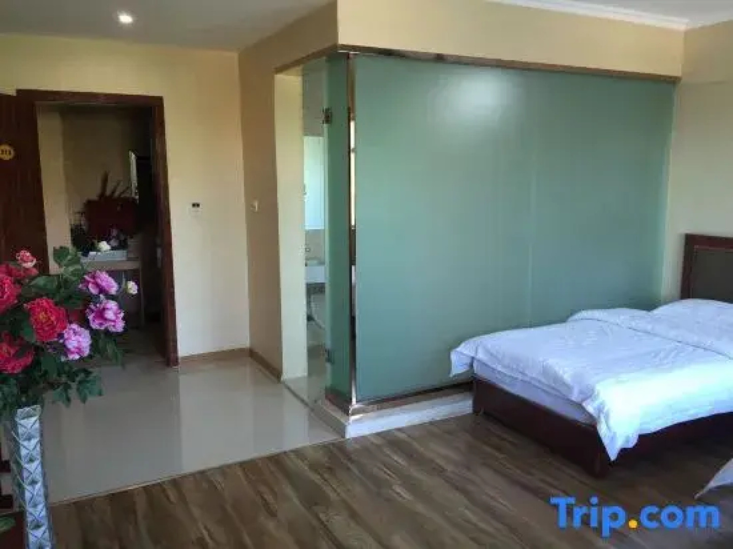 Tacheng Youyuan Business Hotel