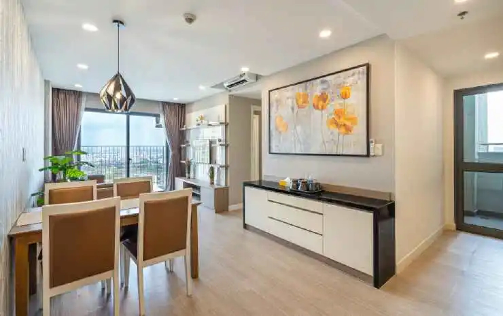 Ellie Apartment & Hotel Sai Gon