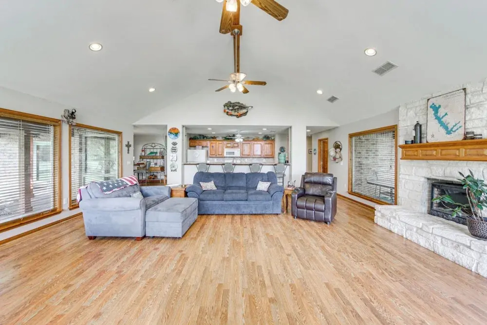 Rhodes Retreat w/ Dock on Cedar Creek Lake!