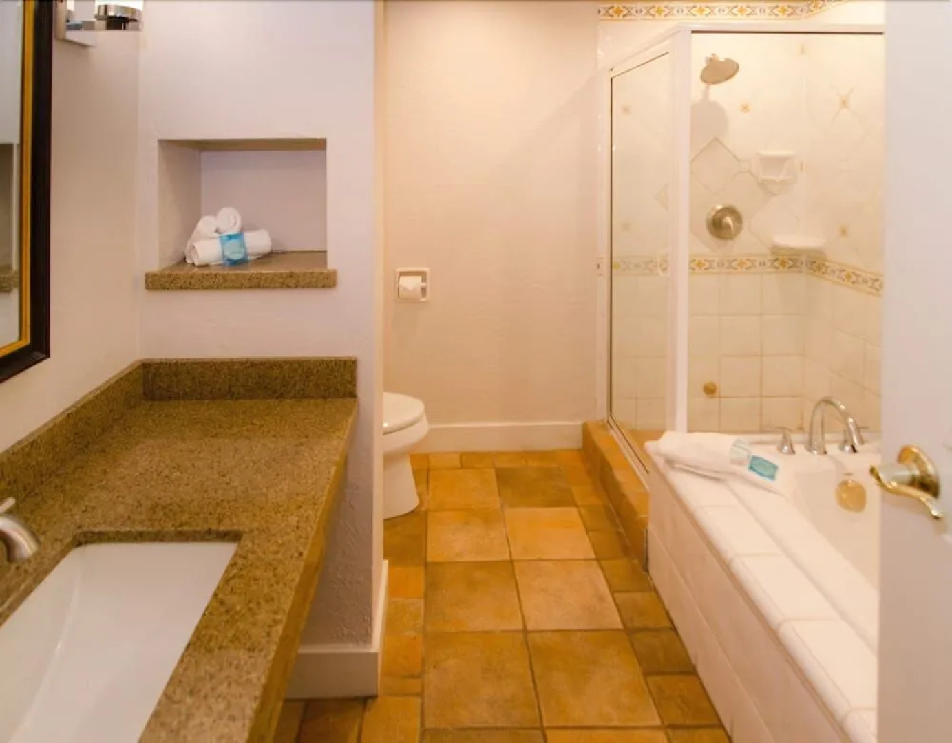 Galiano Oceanfront Inn & Spa