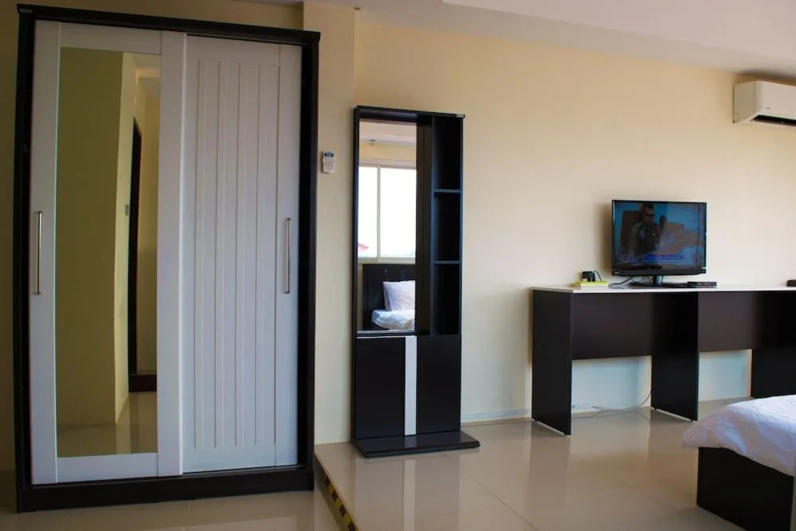 Nantharom Hotel and Restaurant