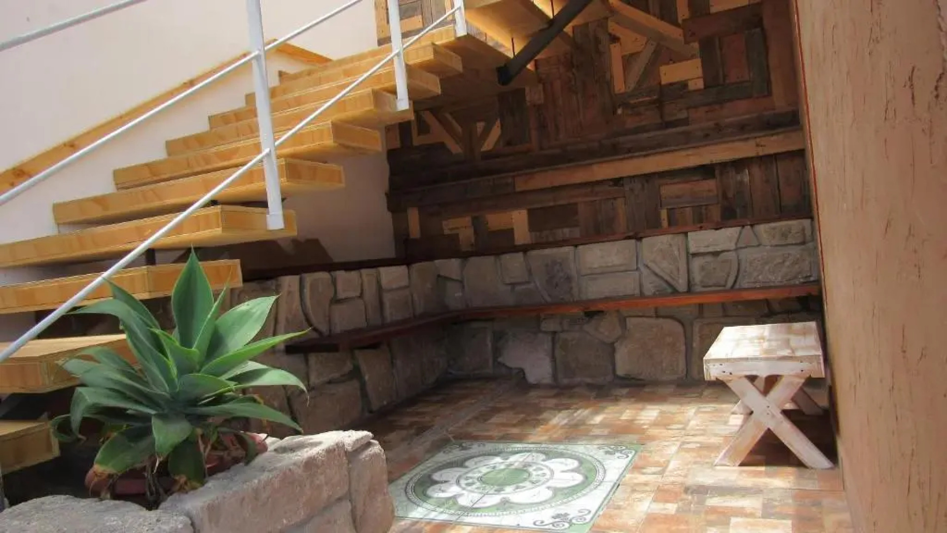 Hostal Valle Mistral - Hostel