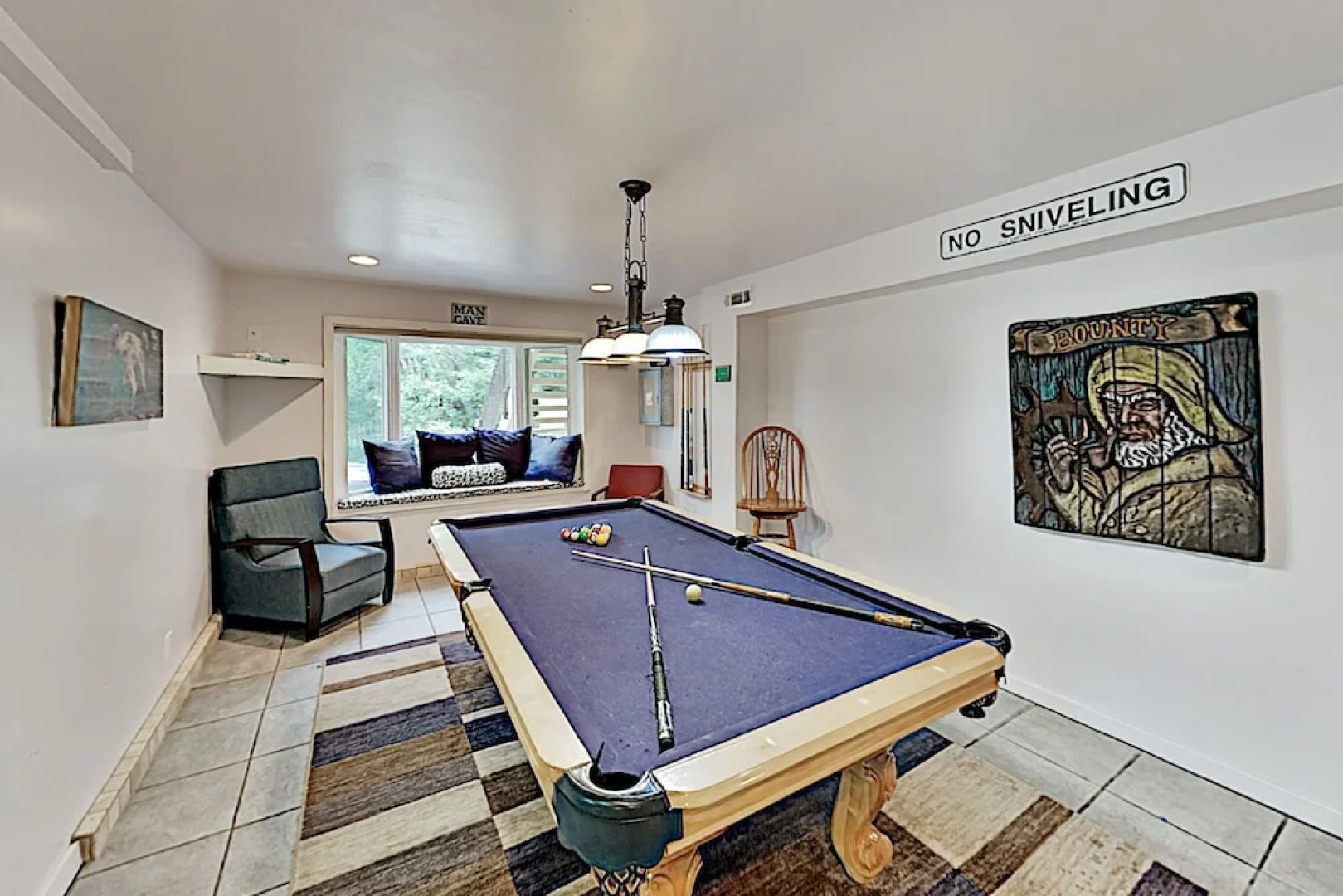 Bearfoot Lodge - Lake-view Escape W/ Private Decks 4 Bedroom Home