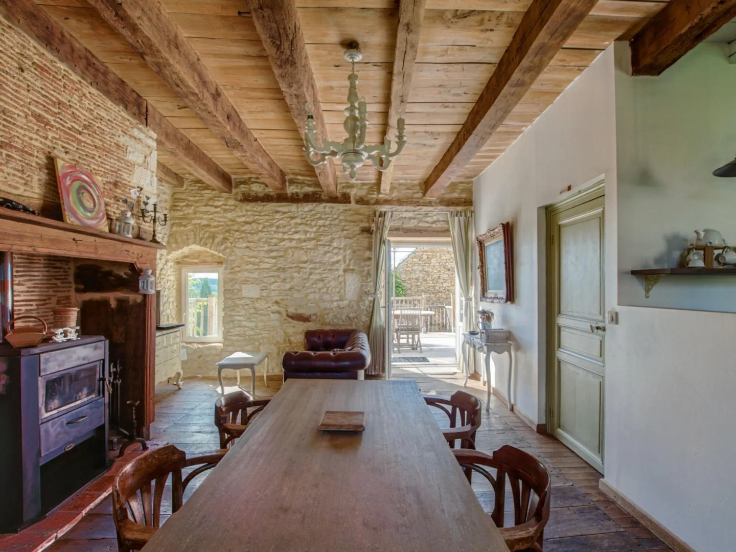 Alluring Holiday Home in Dégagnac with Heated Pool