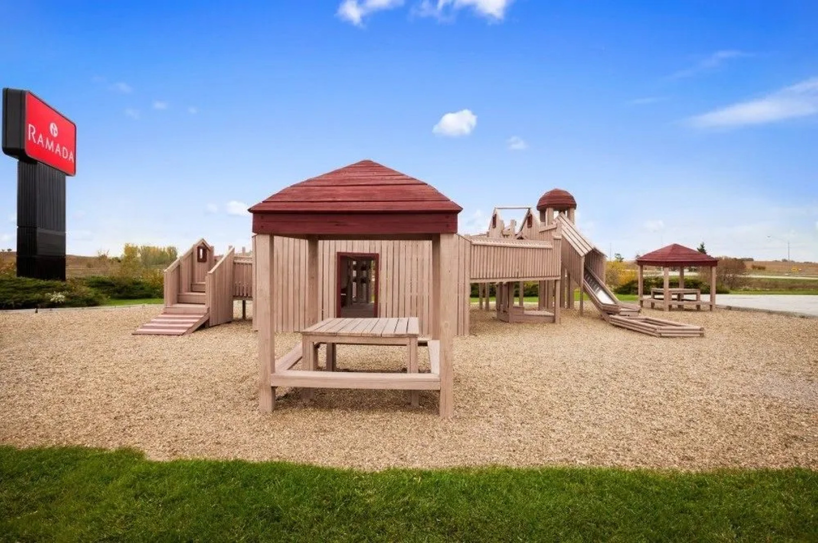 Ramada Williamsburg and Wasserbahn Waterpark