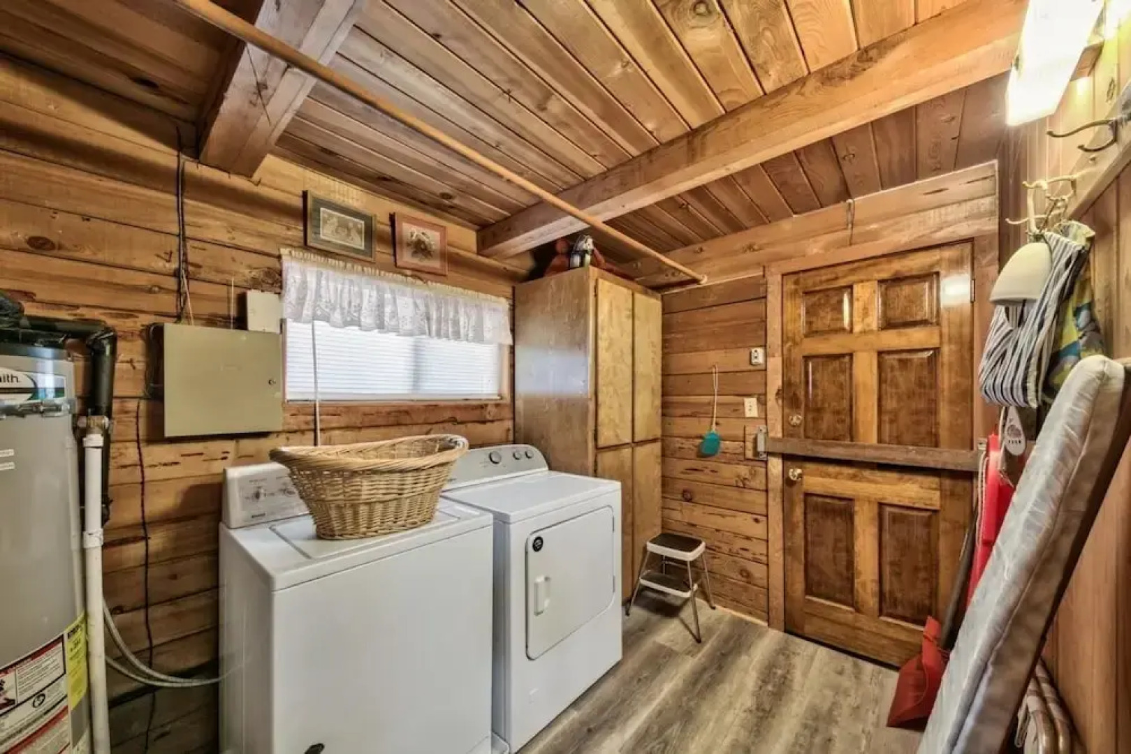 Hank Monk Chalet by RedAwning