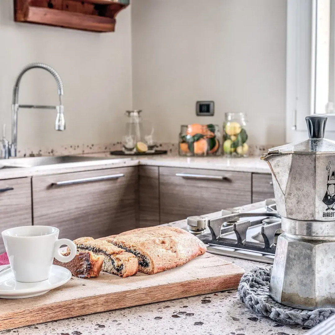 F Tale Country House