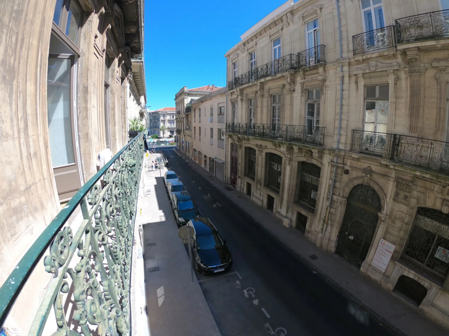 Georges Hostel & Café