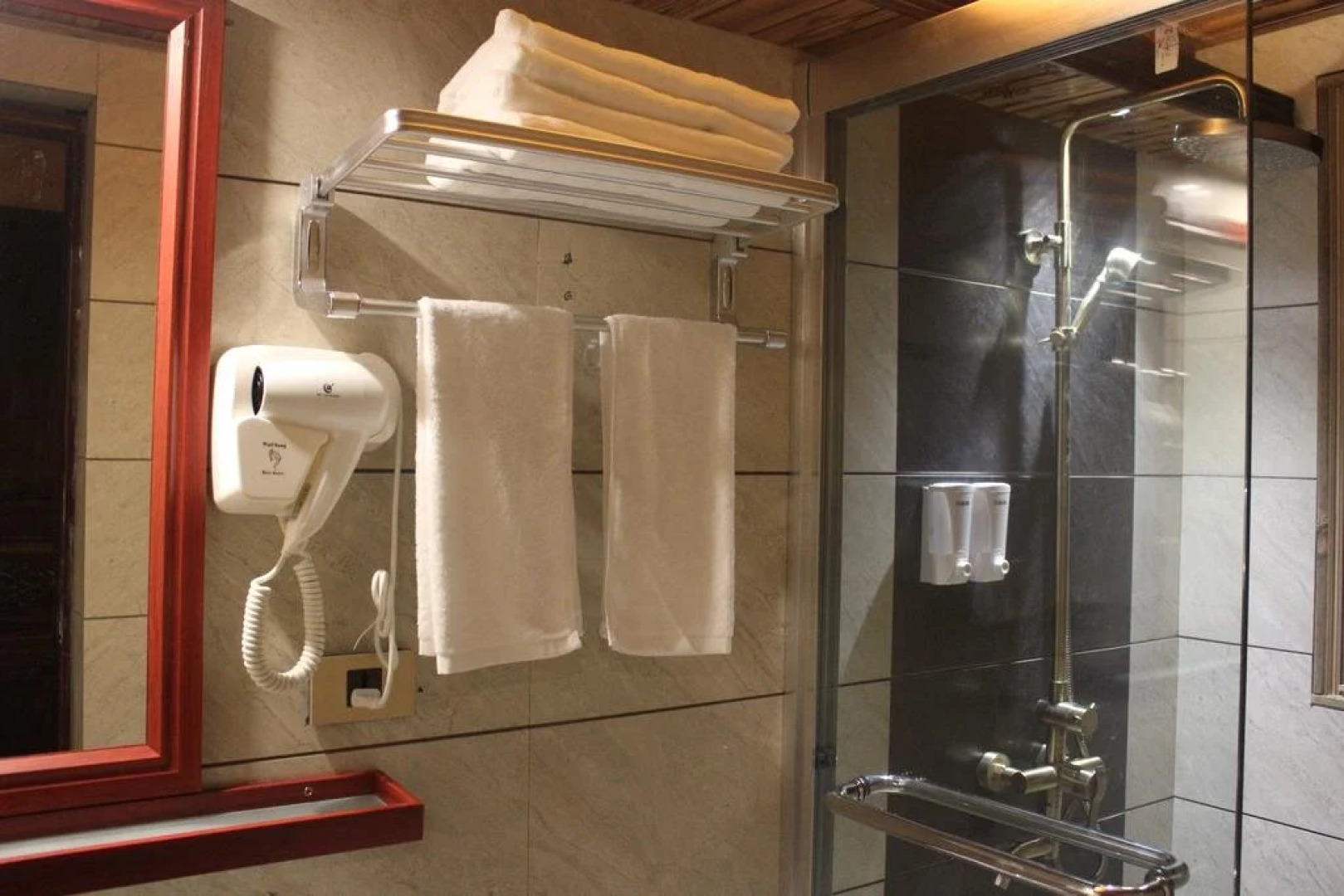 LongShenglongji Hotel