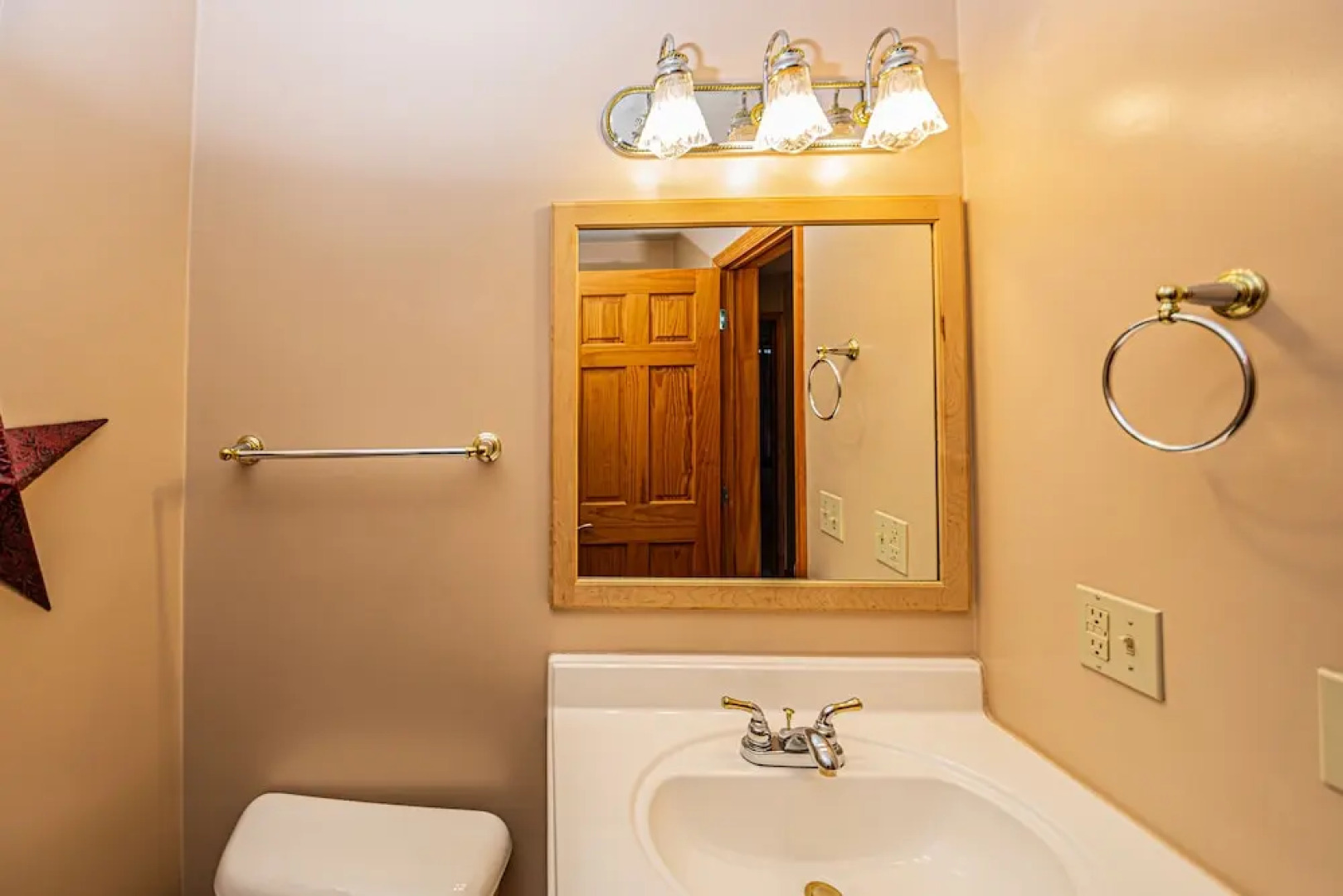 Rocky Adventures Five Bedroom Holiday Home