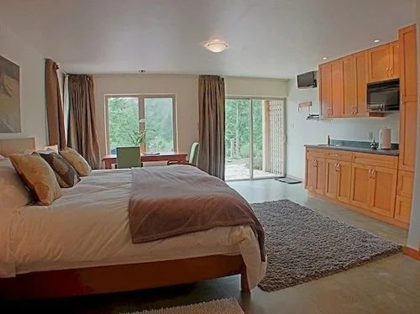 Bowen Island Hideaway