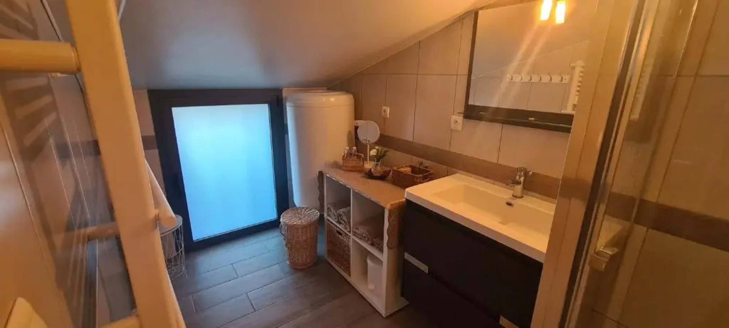 Au calme, confortable avec terrasse