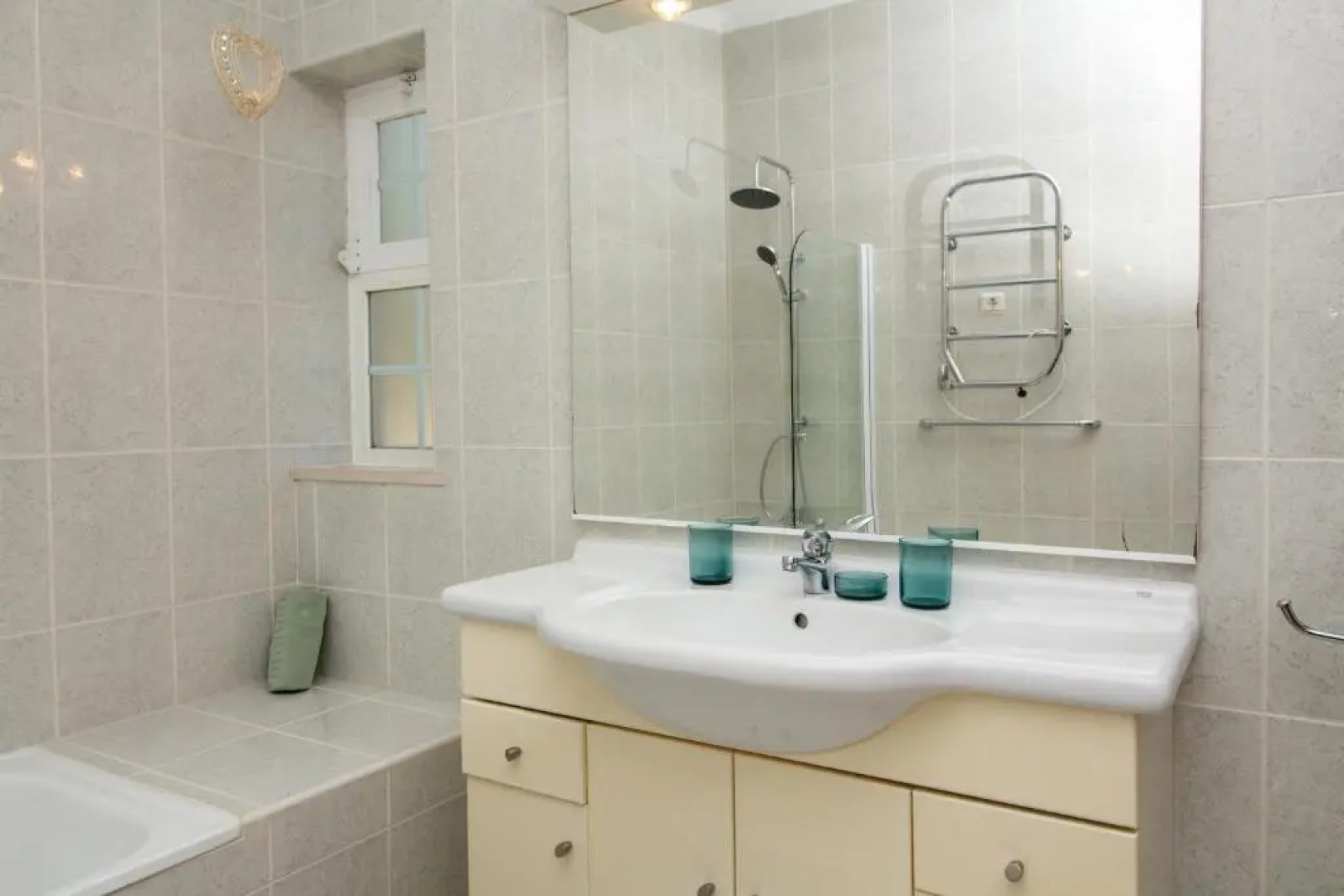 Villa Bliss 450 m2 Luxury Oasis with Saltwater Pool