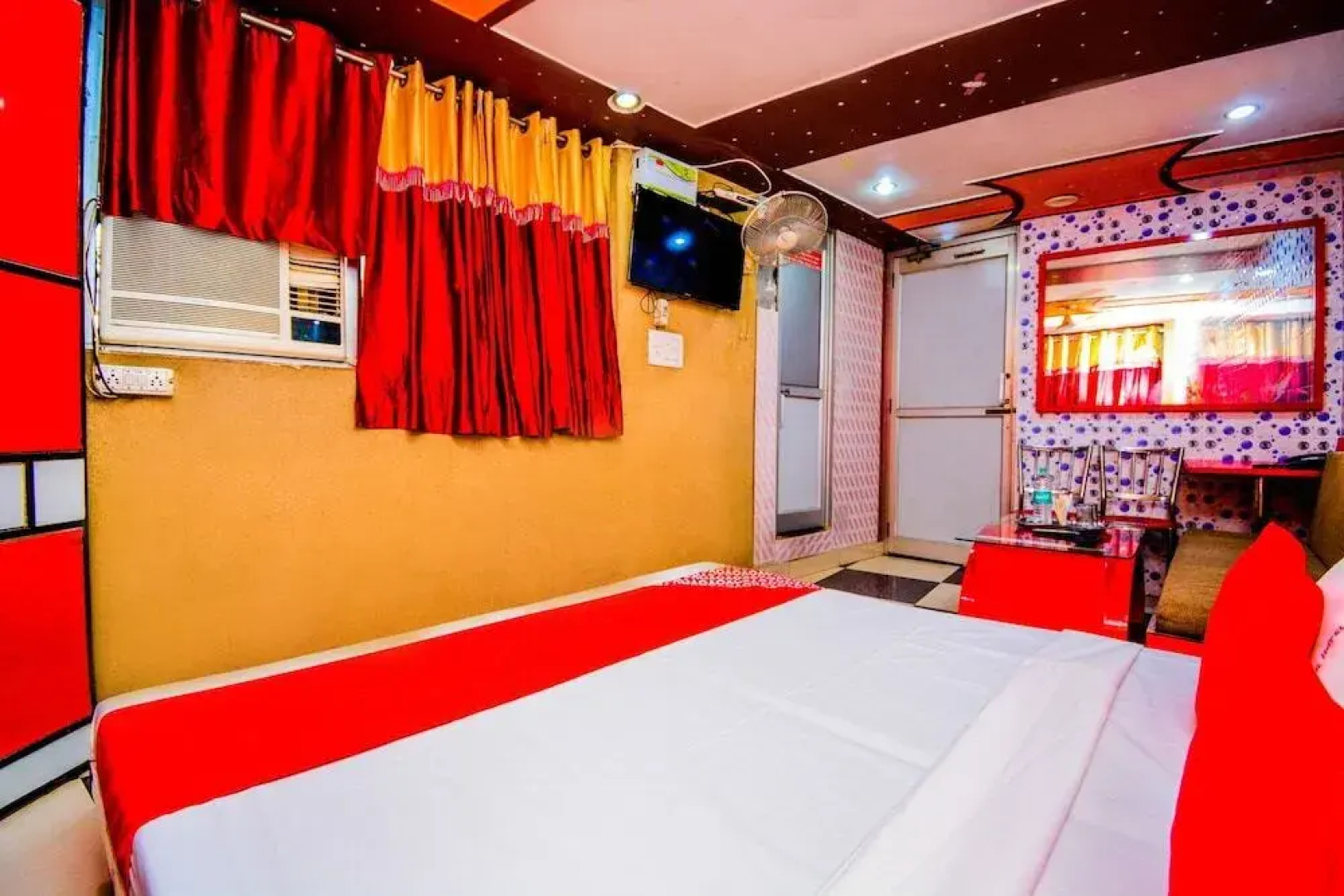 Gaur Guest House by OYO Rooms