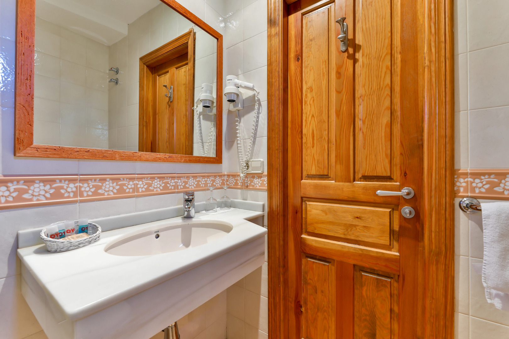 Casa Rural La Chata by Vivere Stays