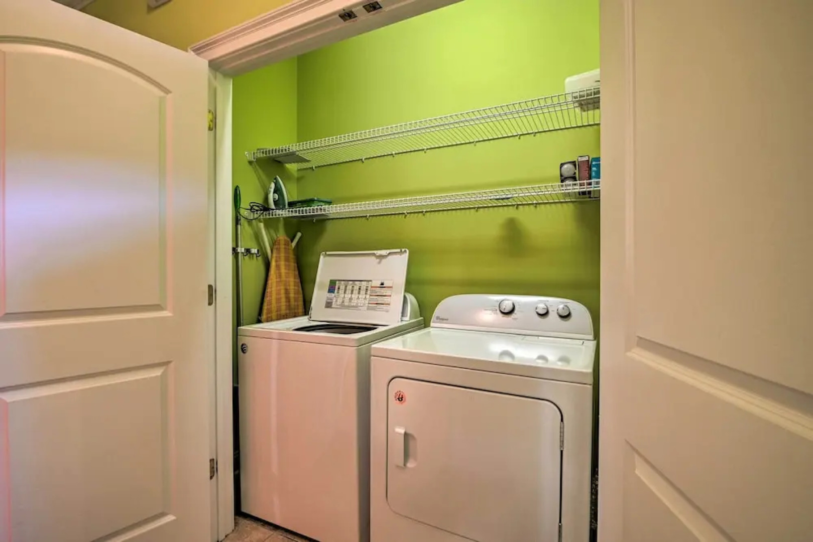 Game Room: Surfside Beach Resort Hideaway!