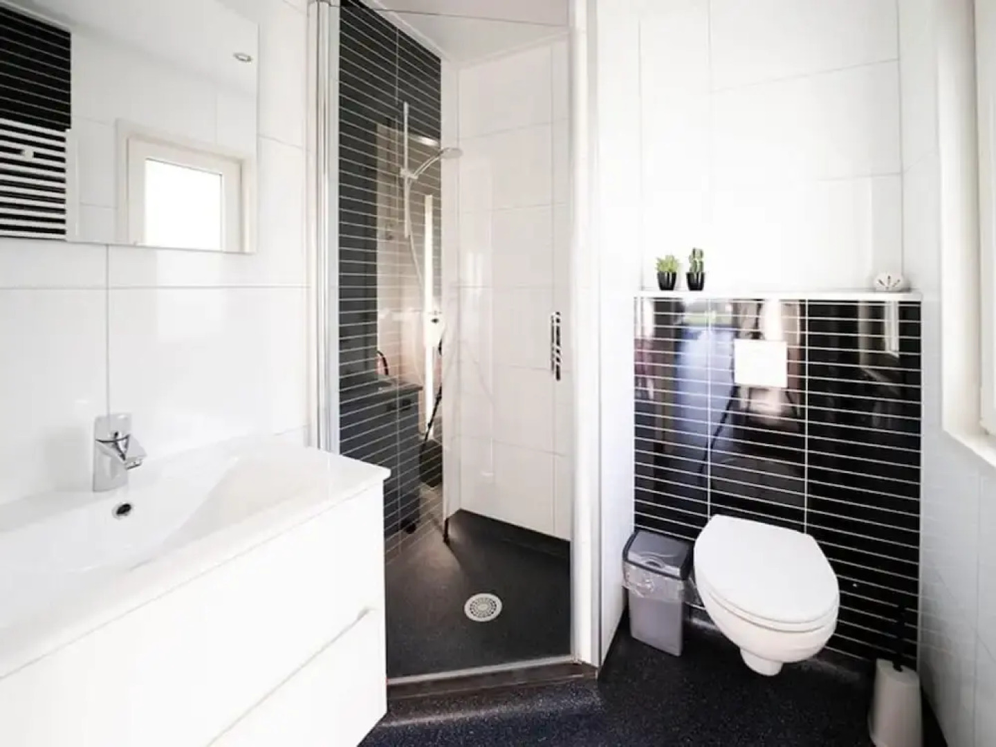 Chalet Near Veluwemeer With Garden Terrace