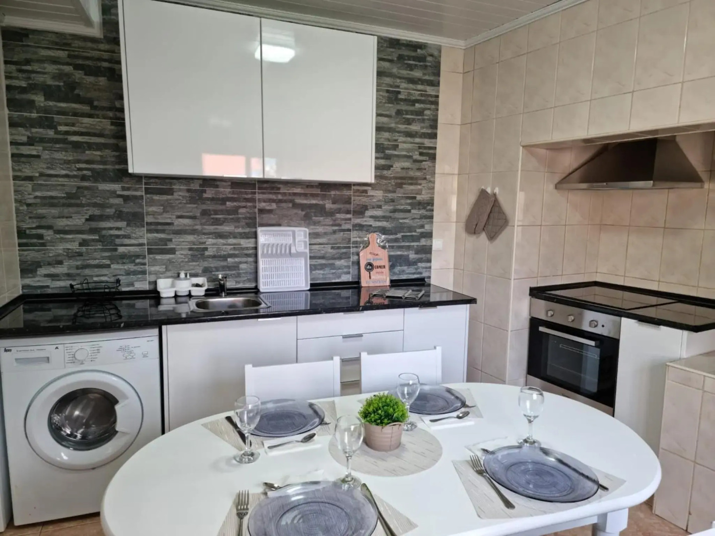 "Apartamentos do Farol" com vista para o mar