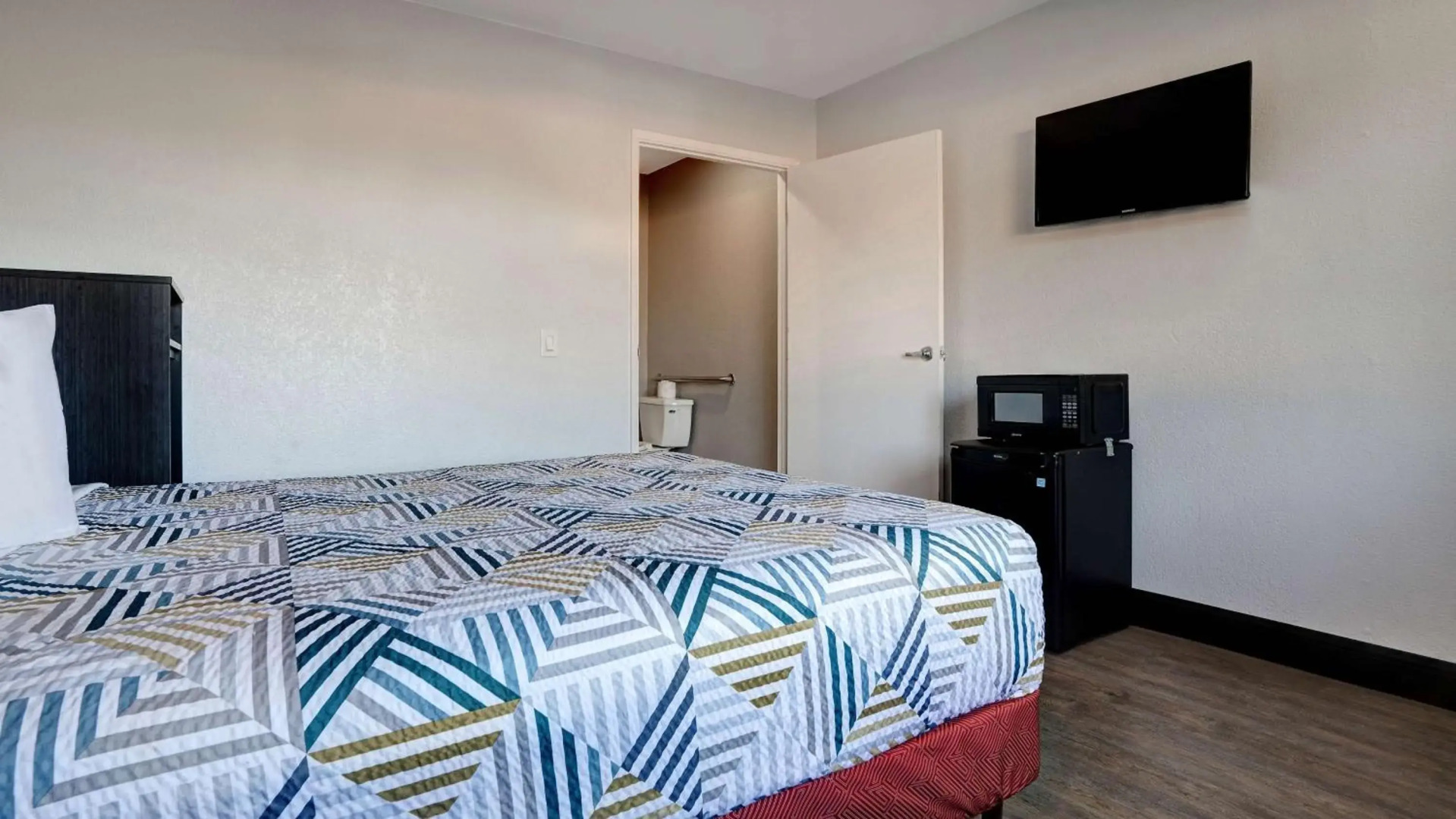 Clinton Inn Hotel & Event Center