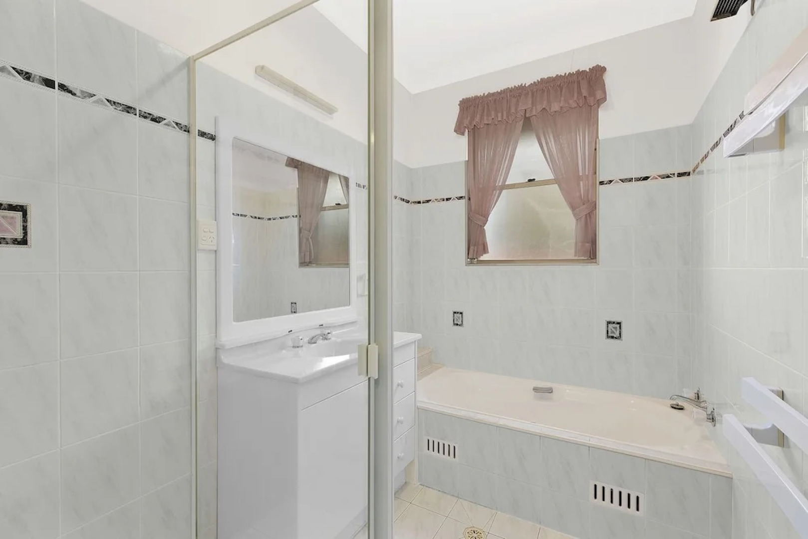 Stunning Toowoon Bay on Charlton