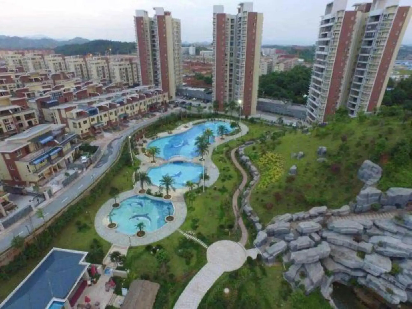 Maple Leaf Garden Hotel