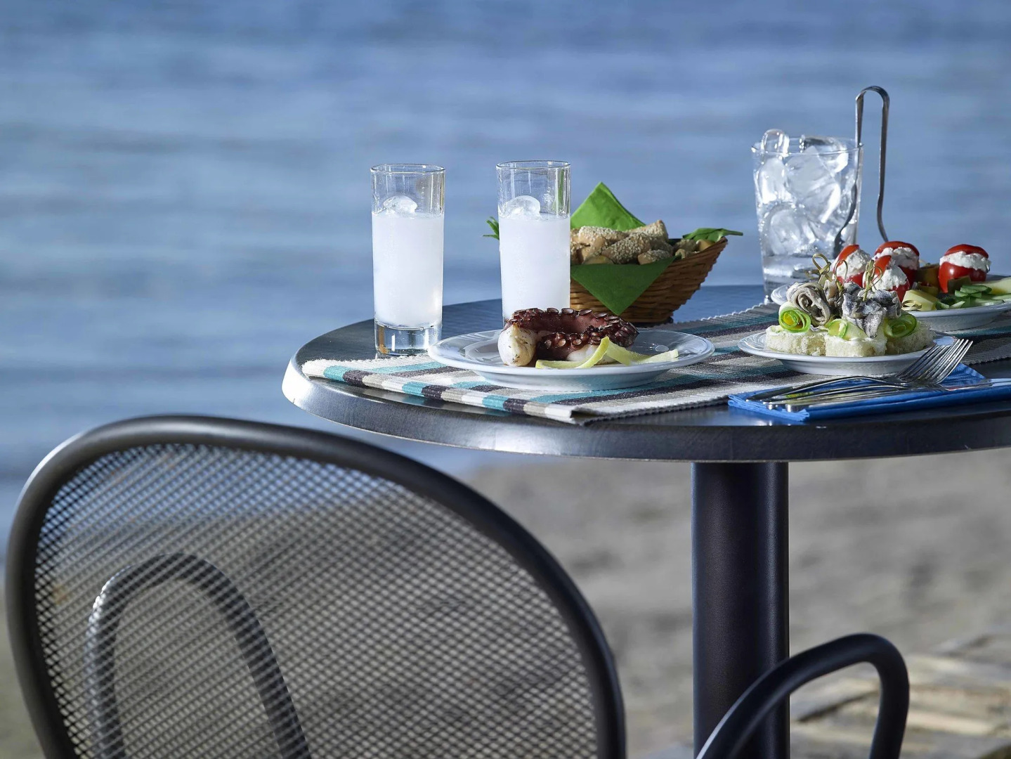 Avantis Suites Hotel