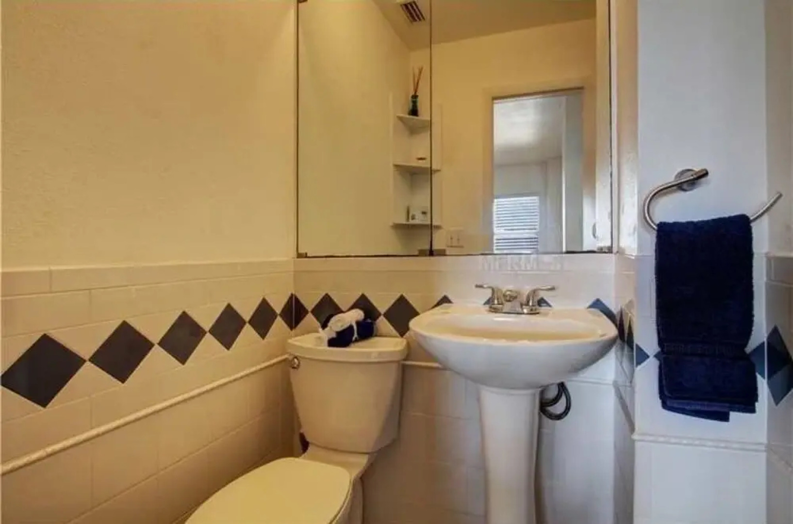 Sunshine's Hideaway by RedAwning