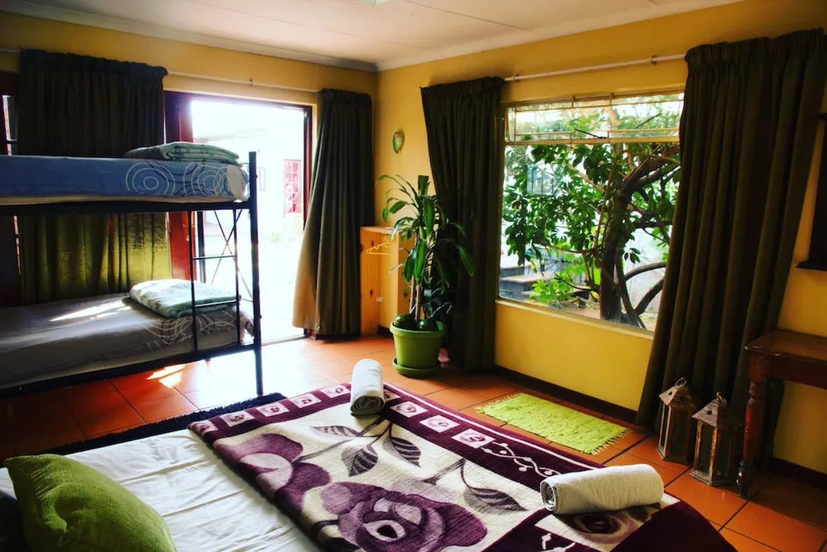 HomeBase Melville - Hostel