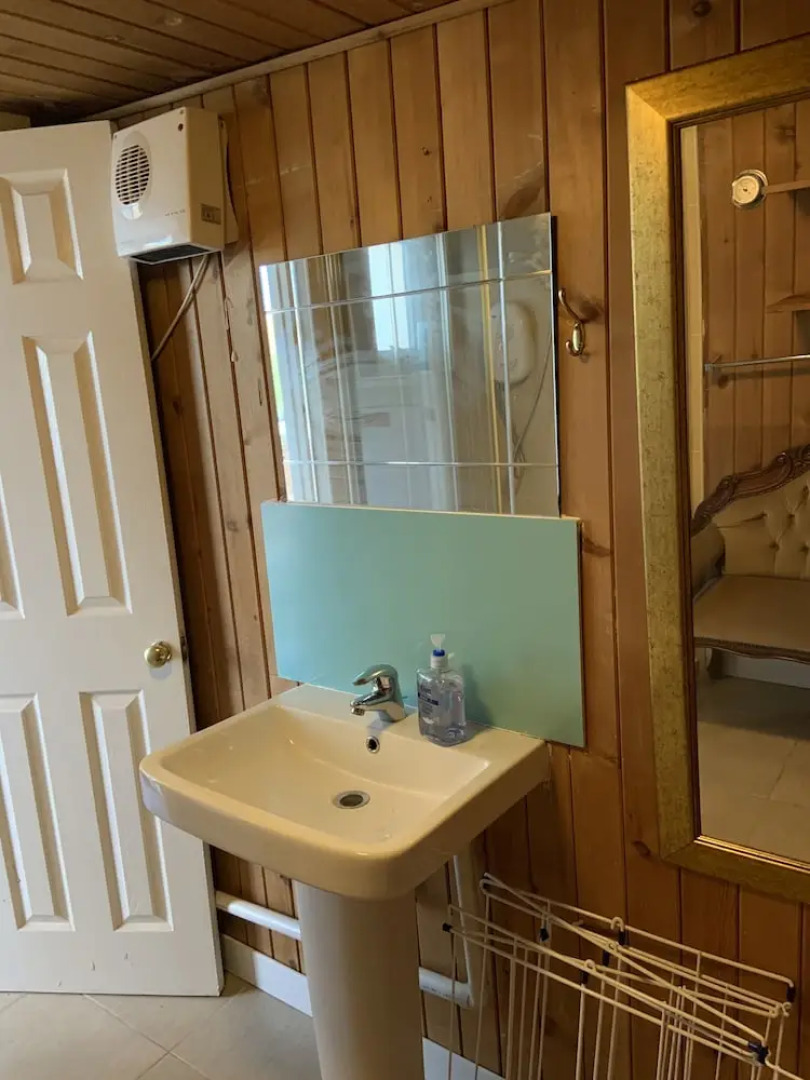 2bed Room Small Annex Furnished in High Wycombe