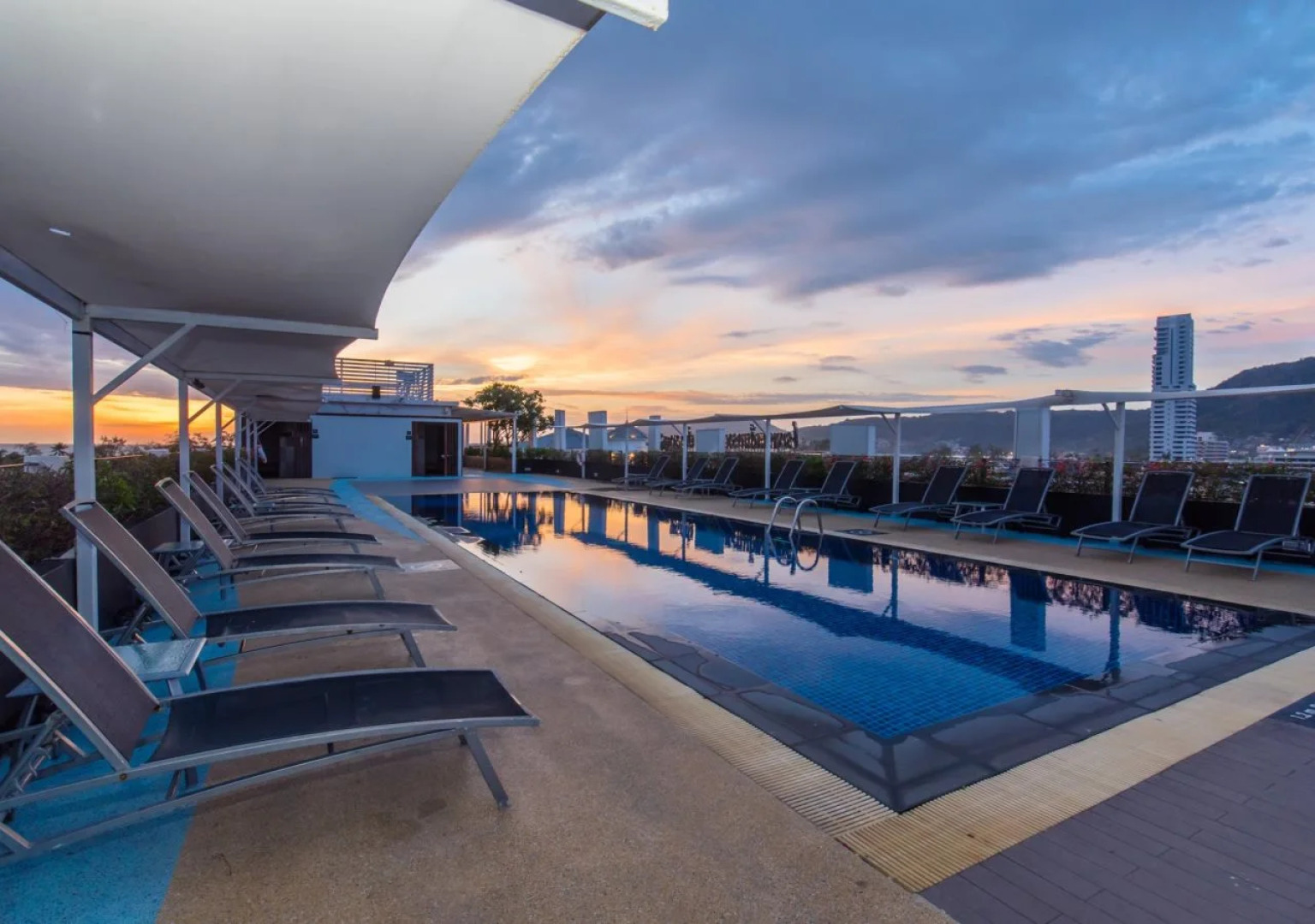 Отель ASHLEE Hub Hotel Patong