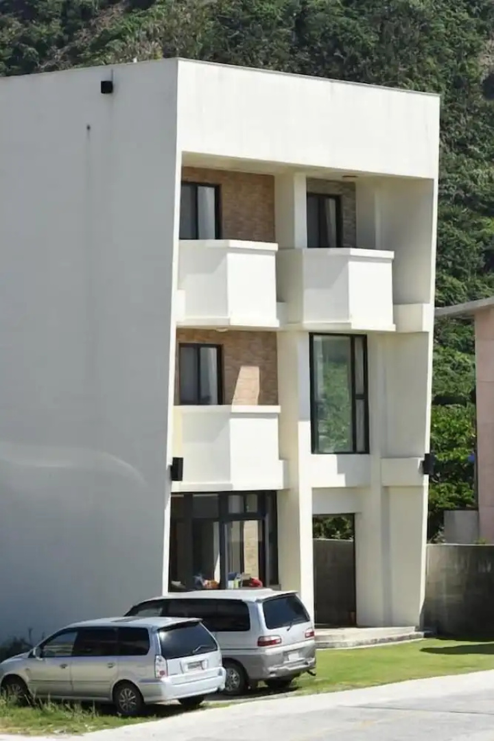 Living My Life Hostel