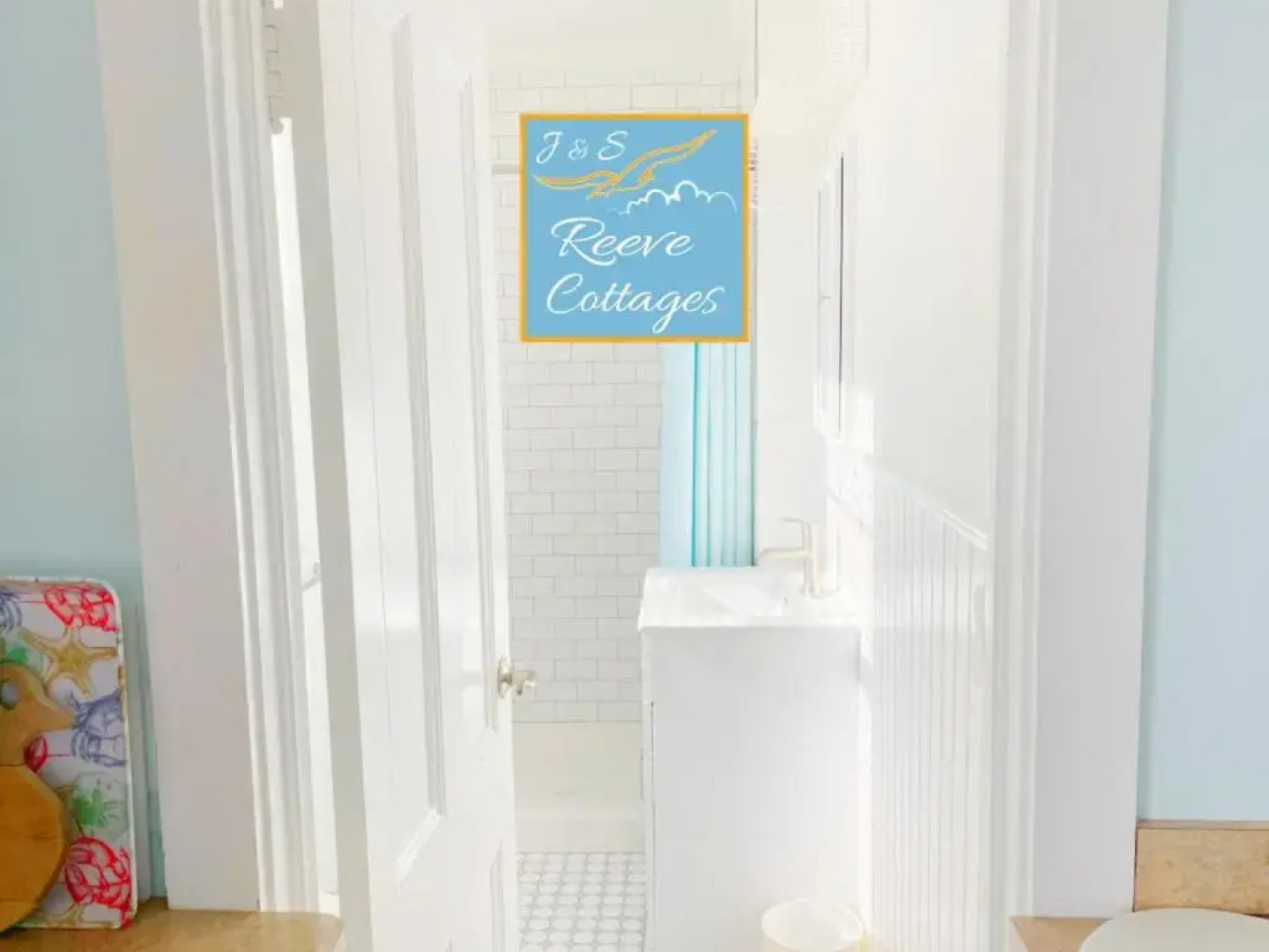 Premier Waterfront Cottage 3