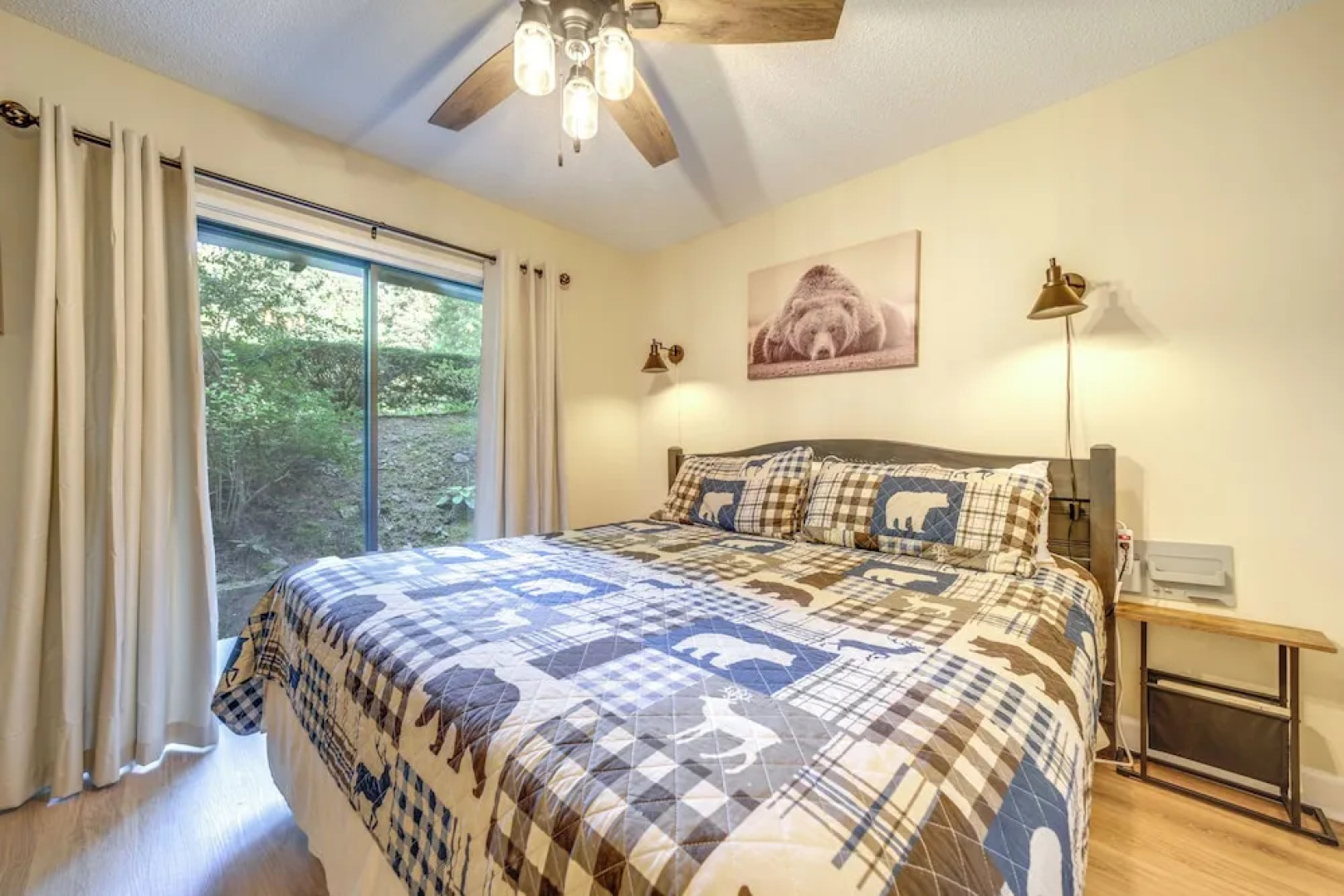 Cozy Sevierville Condo: Balcony, Pool Access