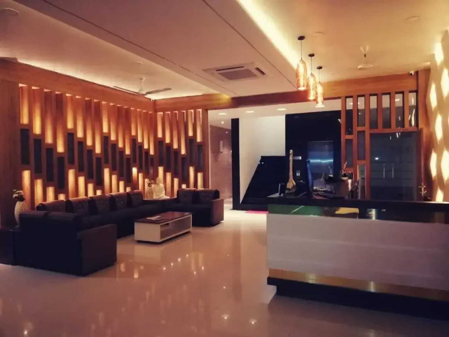 Hotel Grand Palace by OYO Rooms