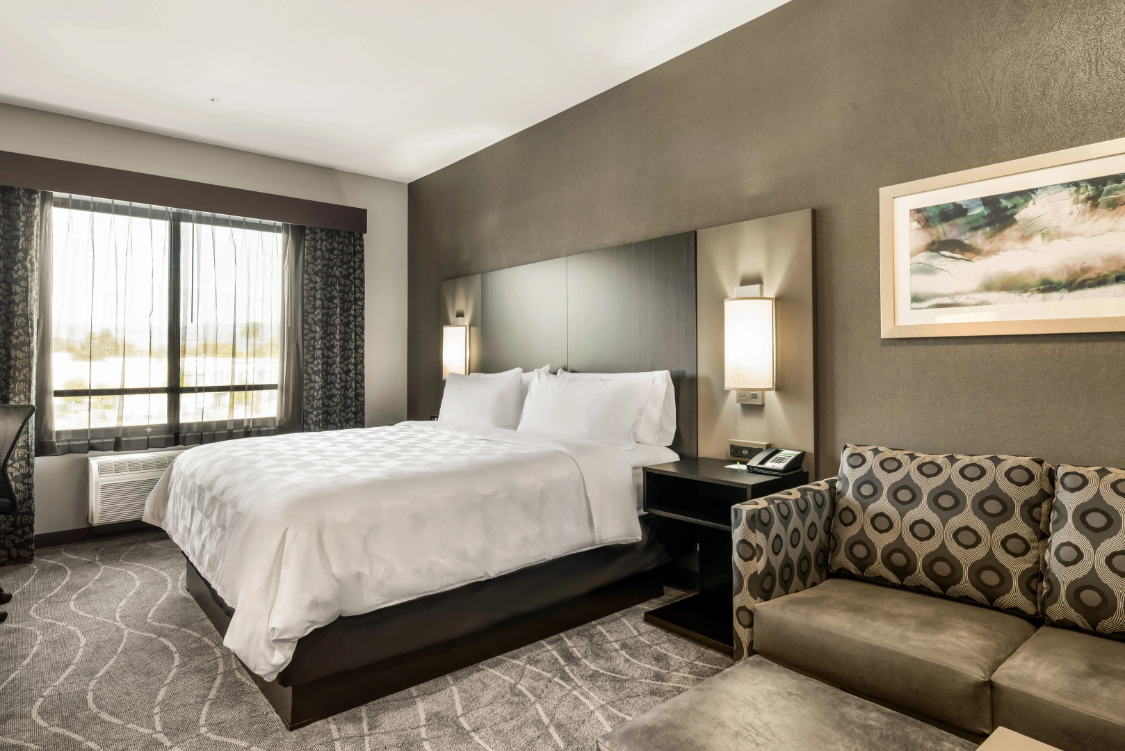 Holiday Inn & Suites Silicon Valley - Milpitas by IHG