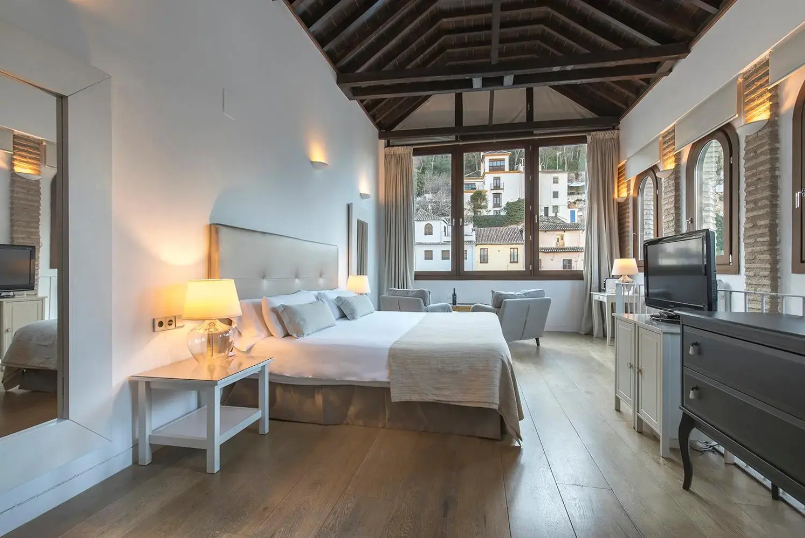 Shine Albayzín Hotel