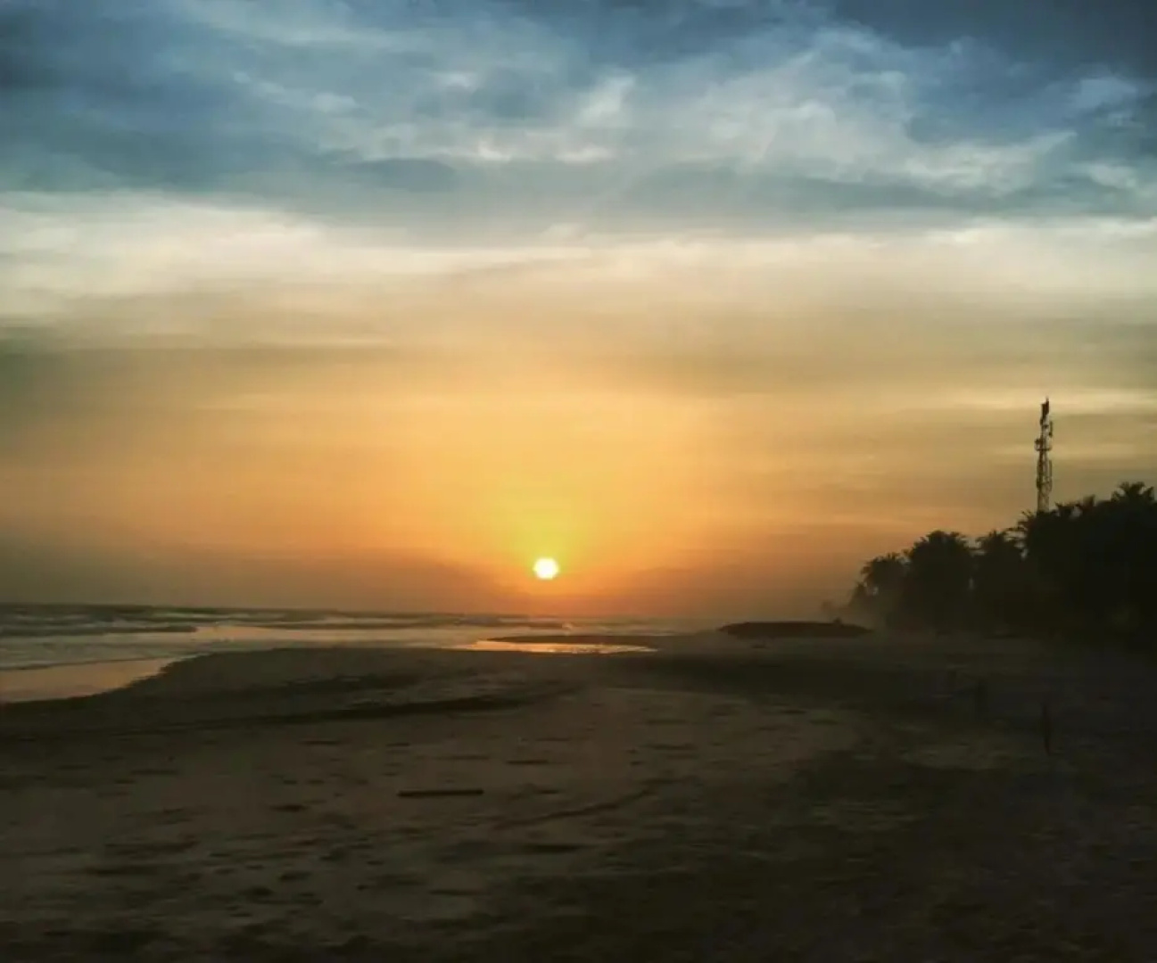 Kame Surf Camp & School Sunset Beach Bar