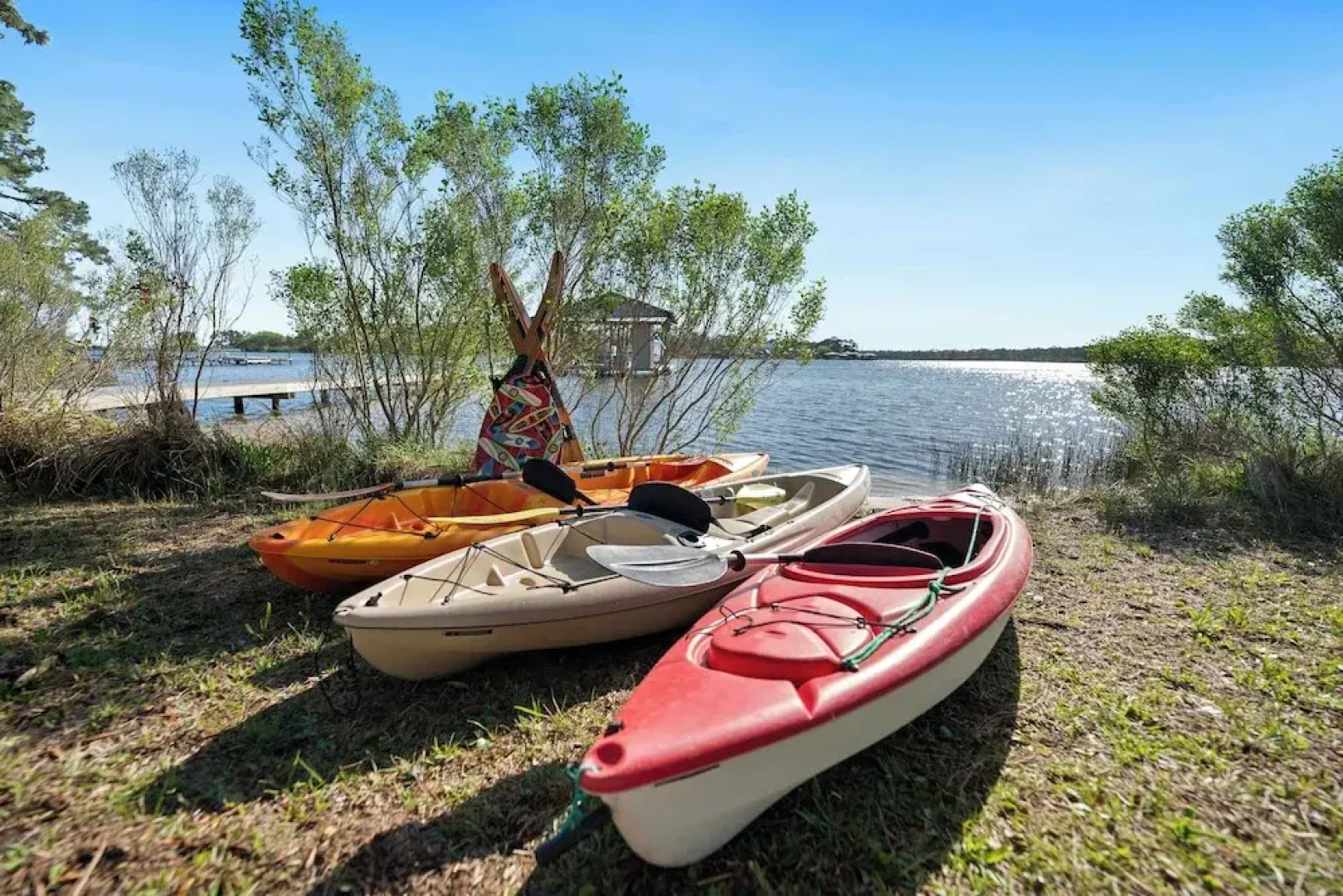 Secluded Waterfront Retreat for 23 Dock, Pets OK
