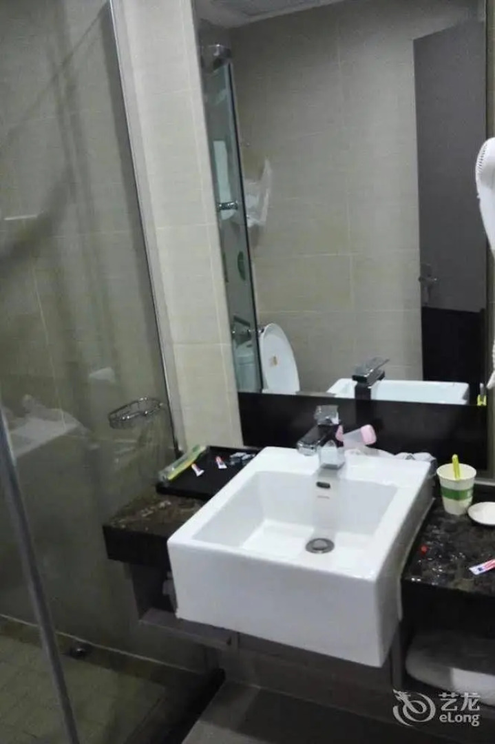 Motel 168 Huainan Railway Station Branch