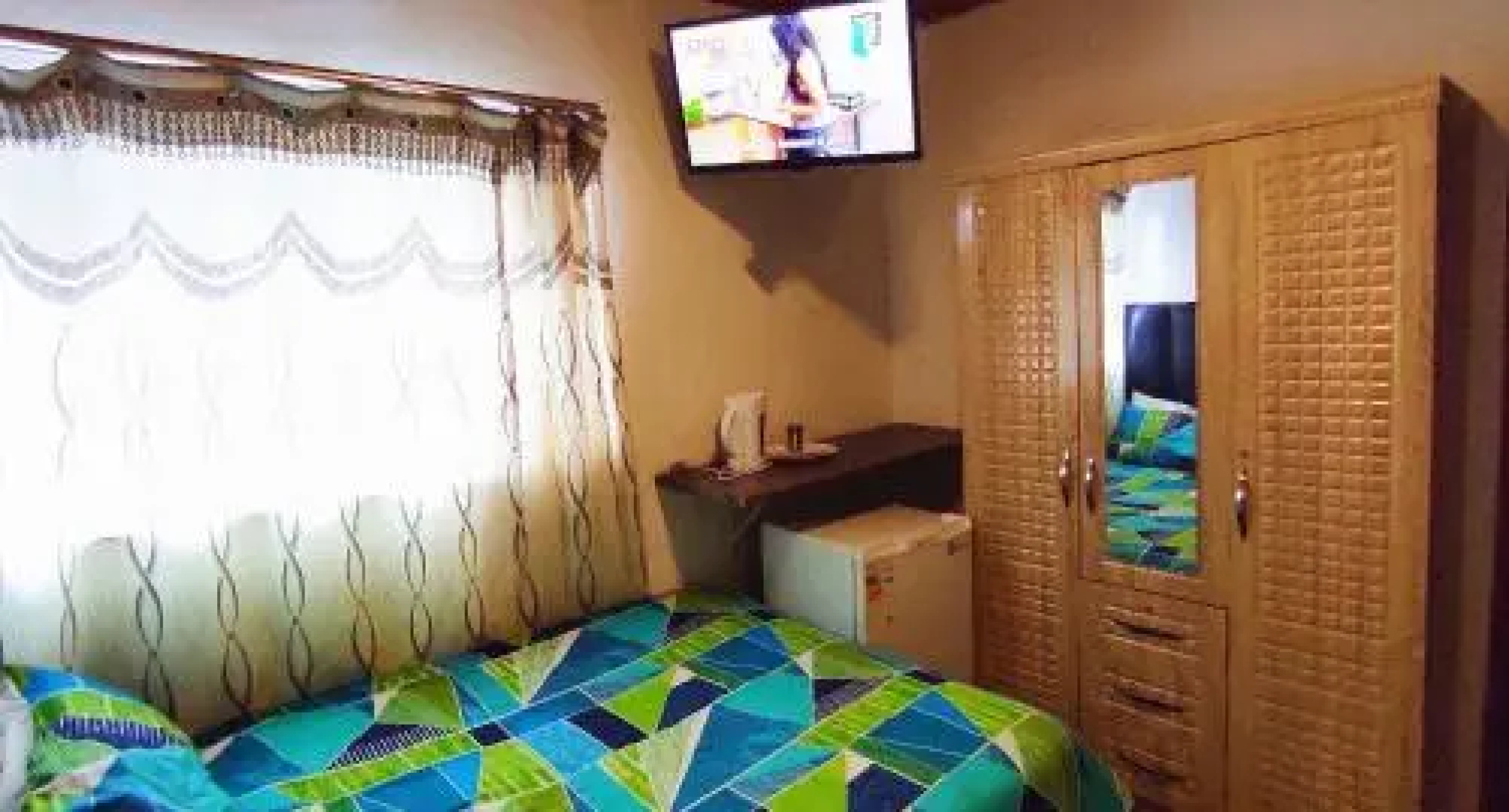 Sir Pinto Holiday Inn