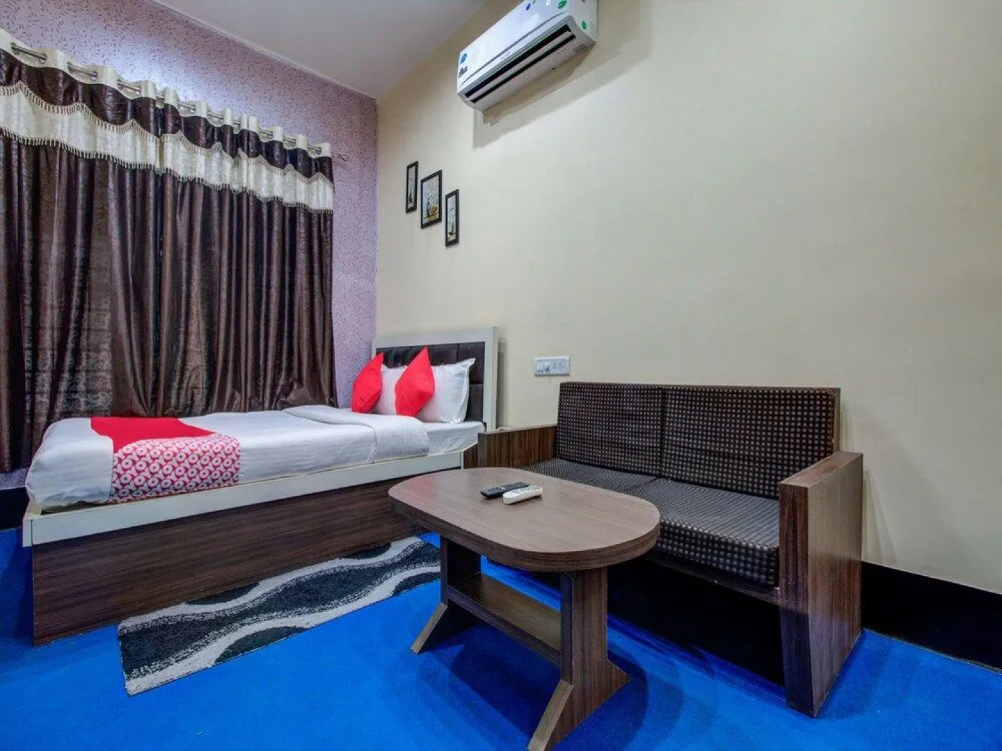 Oyo 22376 Hotel Delight