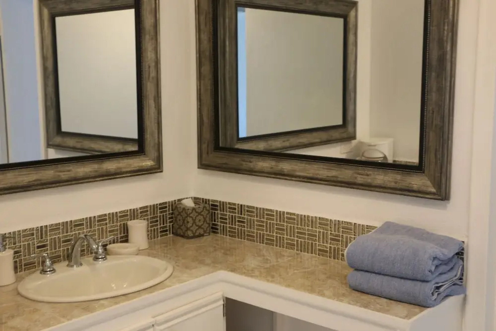 Rendezvous Bay Hotel