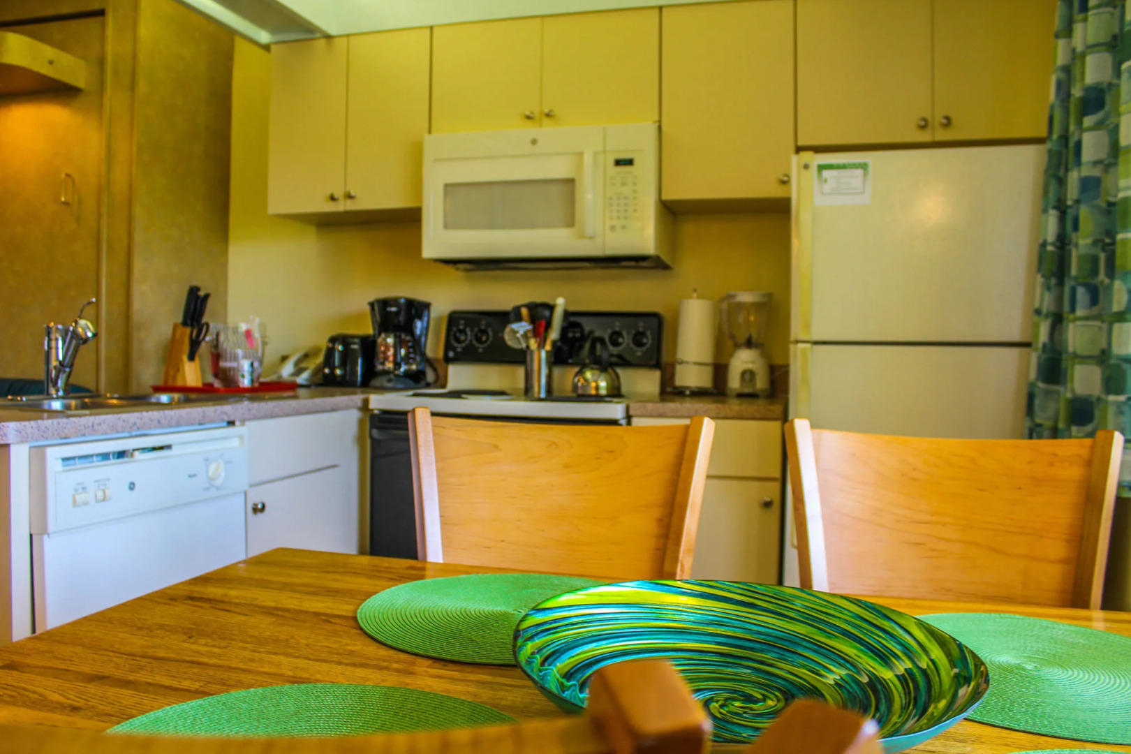 Hollywood Sands Resort