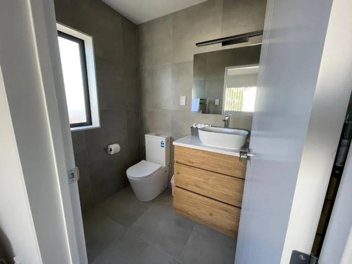 4 bedroom home fully furnished in Papakura, Auckland