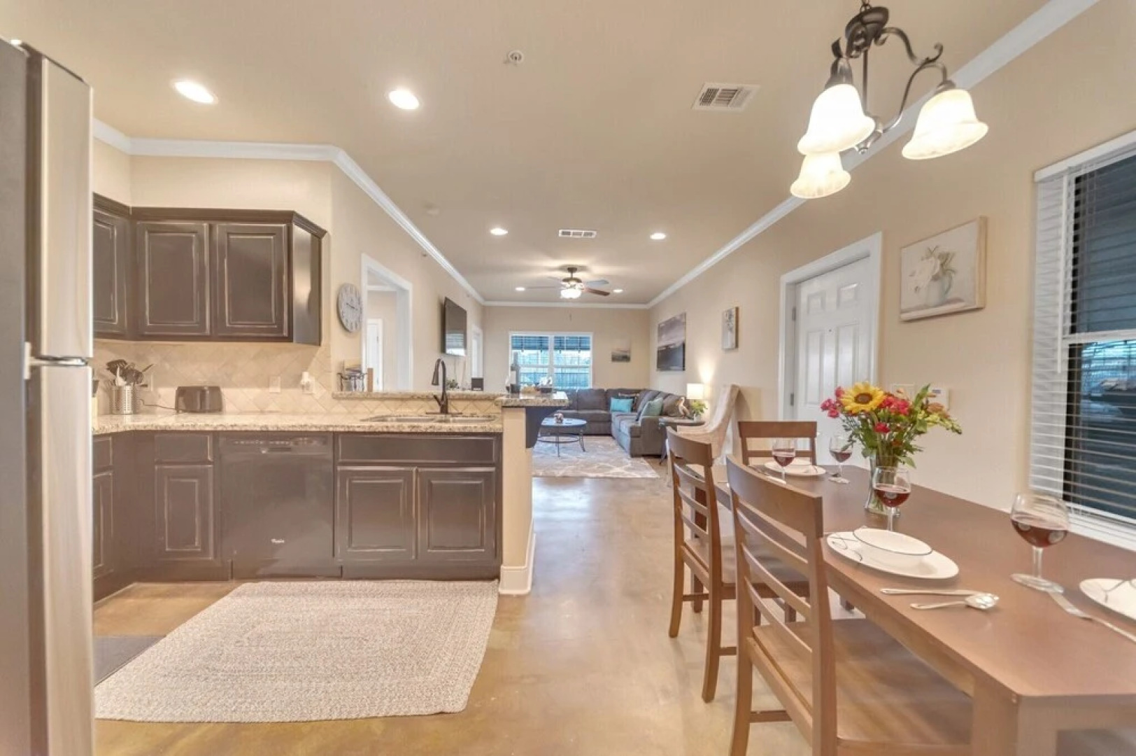 New! Stunning Apartment Just 1 Mile From Kyle!